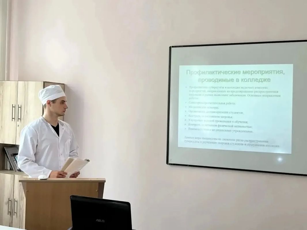 Василий Анохин: Студенты-медики – будущее здравоохранения Смоленской области Василий Анохин: Студенты-медики – будущее здравоохранения Смоленской области