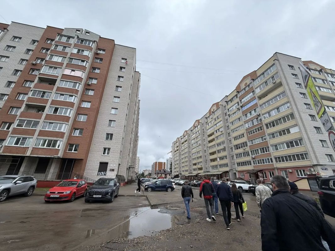 Мэр Смоленска осмотрел территории в Ленинском районе Мэр Смоленска осмотрел территории в Ленинском районе