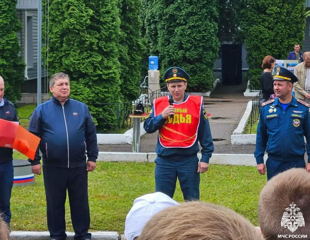 В Десногорске прошли соревнований добровольных пожарных дружин В Десногорске прошли соревнований добровольных пожарных дружин