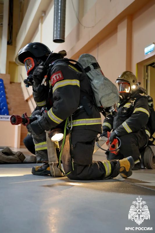 Пожарные учения в главном спорткомплексе Смоленска Пожарные учения в главном спорткомплексе Смоленска
