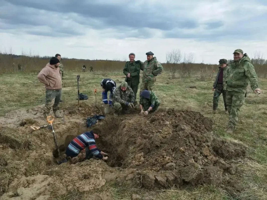 В Смоленской области перезахоронили более 300 солдат Великой Отечественной войны В Смоленской области перезахоронили более 300 солдат Великой Отечественной войны