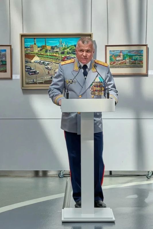 В Смоленске наградили лучших сотрудников регионального Следкома В Смоленске наградили лучших сотрудников регионального Следкома