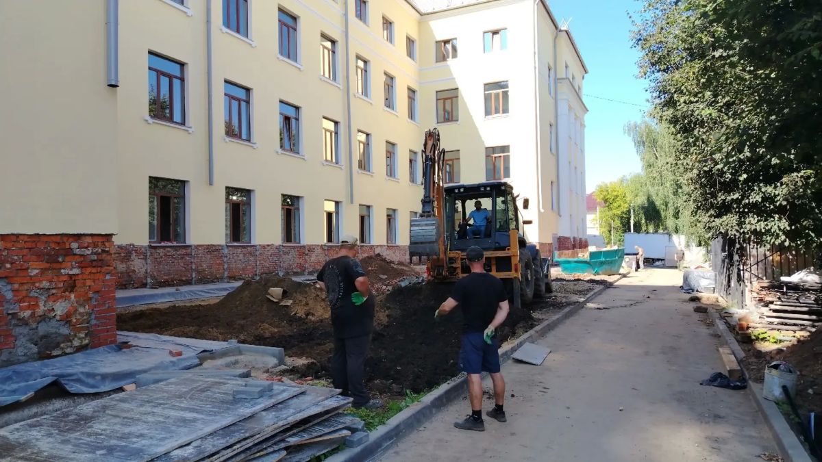 Александр Новиков: Продолжаем капитальный ремонт образовательных учреждений Смоленска Александр Новиков: Продолжаем капитальный ремонт образовательных учреждений Смоленска