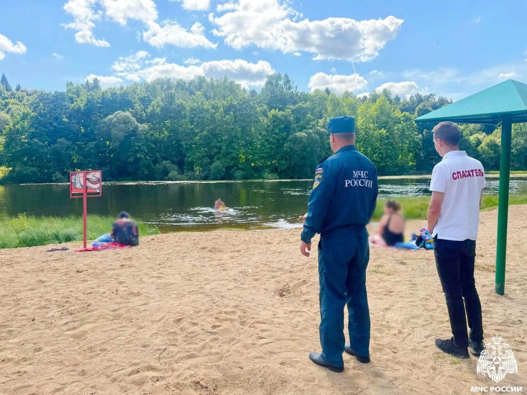 Купаться запрещено!. В рамках закрытия купального сезона прошли совместные профилактические рейды по смоленским озёрам Купаться запрещено!. В рамках закрытия купального сезона прошли совместные профилактические рейды по смоленским озёрам