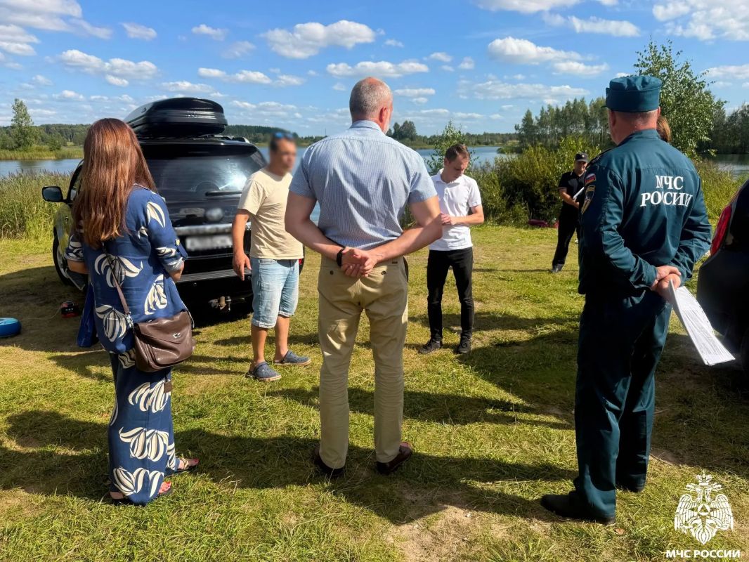 Купаться запрещено!. В рамках закрытия купального сезона прошли совместные профилактические рейды по смоленским озёрам Купаться запрещено!. В рамках закрытия купального сезона прошли совместные профилактические рейды по смоленским озёрам