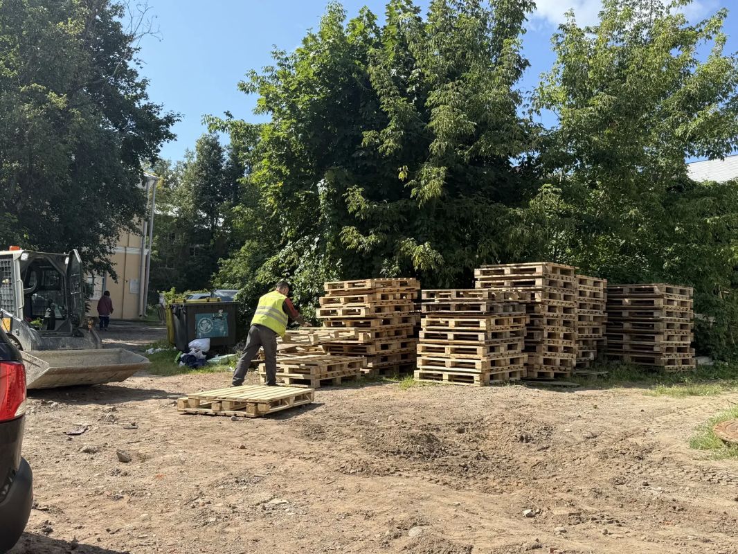 Александр Новиков: В этом году мы ведём благоустройство и строительство уже на более чем 50 объектах – от крупных общественных пространств до локальных зон, каждая из которых влияет на облик города Александр Новиков: В этом году мы ведём благоустройство и строительство уже на более чем 50 объектах – от крупных общественных пространств до локальных зон, каждая из которых влияет на облик города