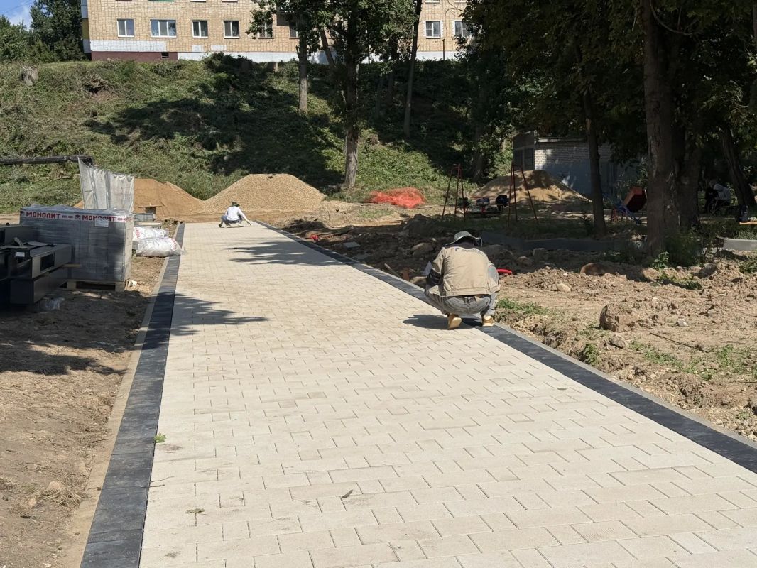 Александр Новиков: В этом году мы ведём благоустройство и строительство уже на более чем 50 объектах – от крупных общественных пространств до локальных зон, каждая из которых влияет на облик города Александр Новиков: В этом году мы ведём благоустройство и строительство уже на более чем 50 объектах – от крупных общественных пространств до локальных зон, каждая из которых влияет на облик города