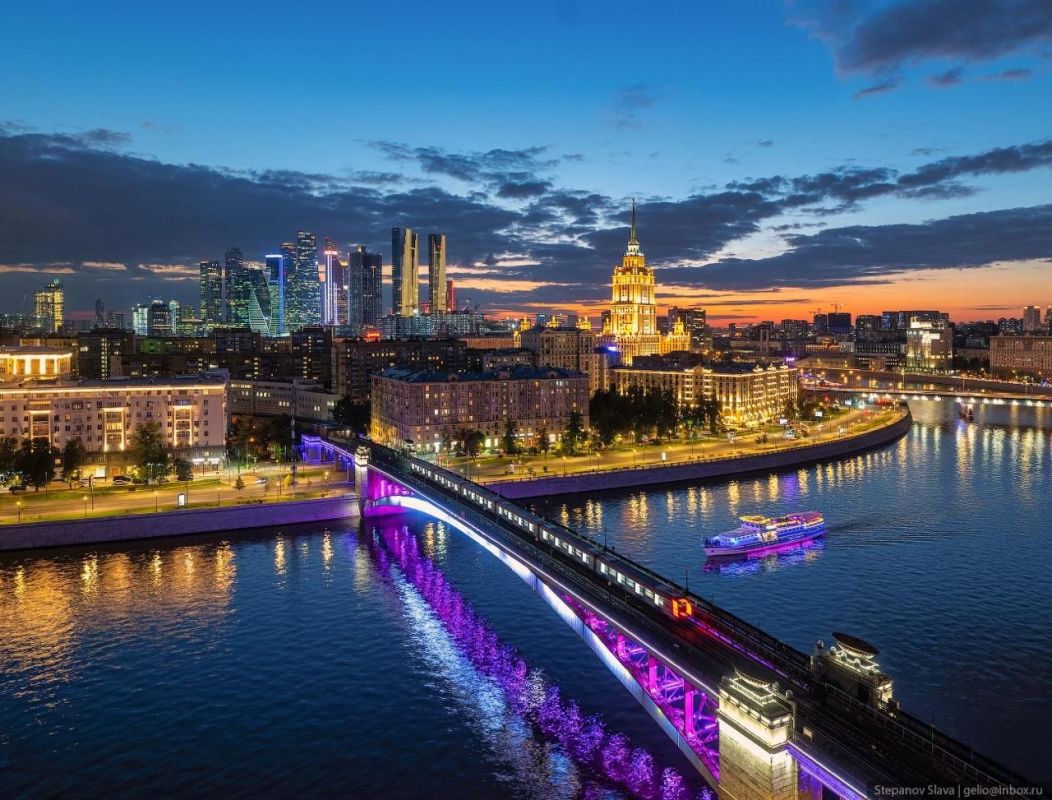 Мост метро Смолленской линии Мост метро Смолленской линии