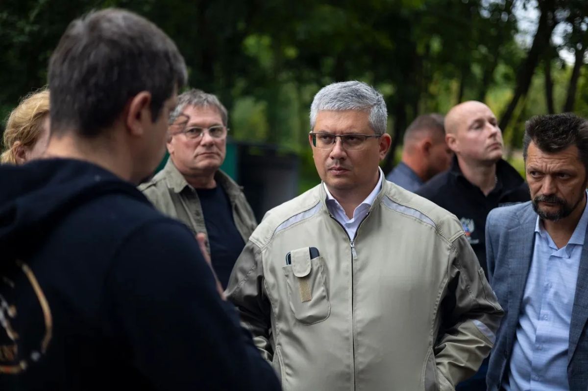 Александр Новиков: Сегодня в Смоленск прибыли специалисты московского Научно-исследовательского института оснований и подземных сооружений имени Н.М. Герсеванова (НИИОСП). Совместно со всеми ответственными лицами провели... Александр Новиков: Сегодня в Смоленск прибыли специалисты московского Научно-исследовательского института оснований и подземных сооружений имени Н.М. Герсеванова (НИИОСП). Совместно со всеми ответственными лицами провели...