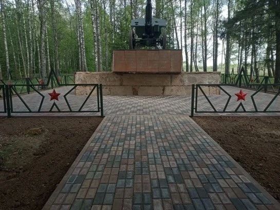 Василий Анохин: Память о героях Великой Отечественной войны и мирных жителях, погибших от рук фашистов, сохраняется в памятниках, мемориалах и воинских захоронениях Василий Анохин: Память о героях Великой Отечественной войны и мирных жителях, погибших от рук фашистов, сохраняется в памятниках, мемориалах и воинских захоронениях