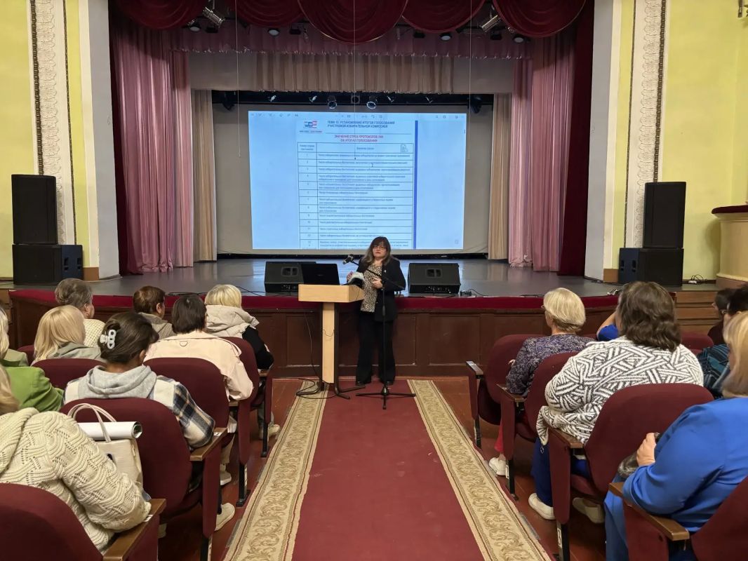 На территории Смоленской области проходит масштабное обучение лиц, включенных в резерв составов участковых избирательных комиссий На территории Смоленской области проходит масштабное обучение лиц, включенных в резерв составов участковых избирательных комиссий