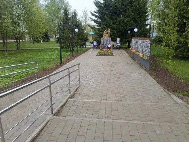Василий Анохин: Память о героях Великой Отечественной войны и мирных жителях, погибших от рук фашистов, сохраняется в памятниках, мемориалах и воинских захоронениях Василий Анохин: Память о героях Великой Отечественной войны и мирных жителях, погибших от рук фашистов, сохраняется в памятниках, мемориалах и воинских захоронениях