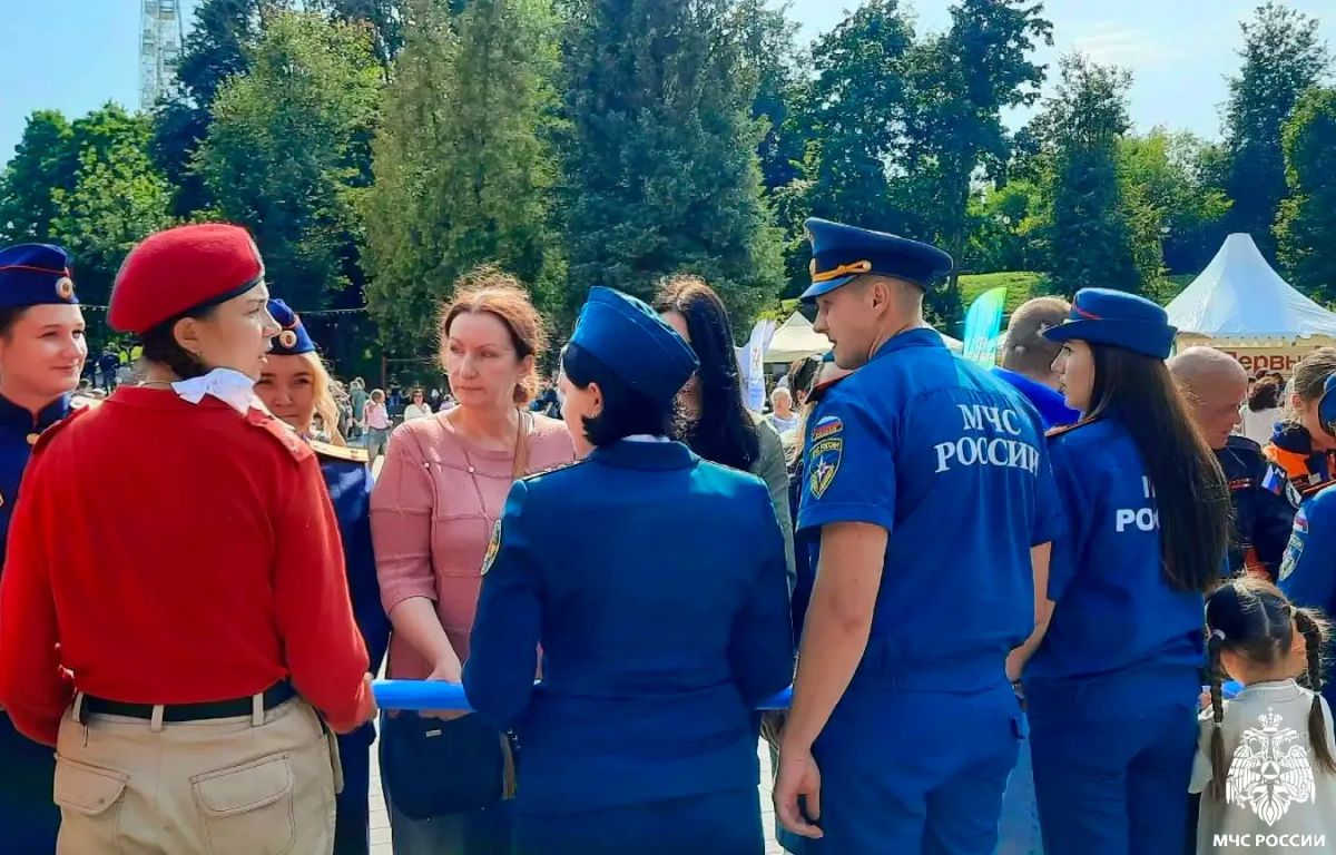 День Флага в Смоленске!. Сегодня на массовом поле в Смоленске развернулось по-настоящему масштабное событие День Флага в Смоленске!. Сегодня на массовом поле в Смоленске развернулось по-настоящему масштабное событие