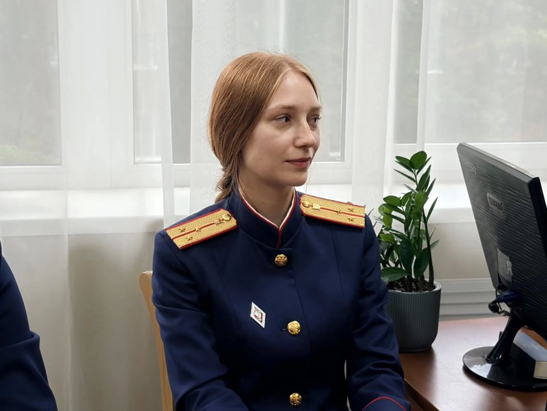 В СУ СК России по Смоленской области состоялась встреча ветерана следствия с молодыми сотрудниками В СУ СК России по Смоленской области состоялась встреча ветерана следствия с молодыми сотрудниками