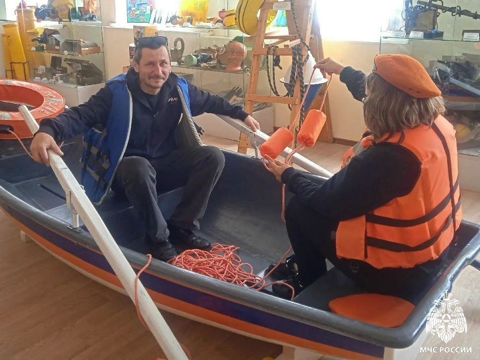 Приходите всей семьёй!. Эта неделя в музее пожарных и спасателей стала семейной – к нам в гости приходили семьи: с бабушками и дедушками, дядями и тётями, с малышами и ребятами постарше Приходите всей семьёй!. Эта неделя в музее пожарных и спасателей стала семейной – к нам в гости приходили семьи: с бабушками и дедушками, дядями и тётями, с малышами и ребятами постарше