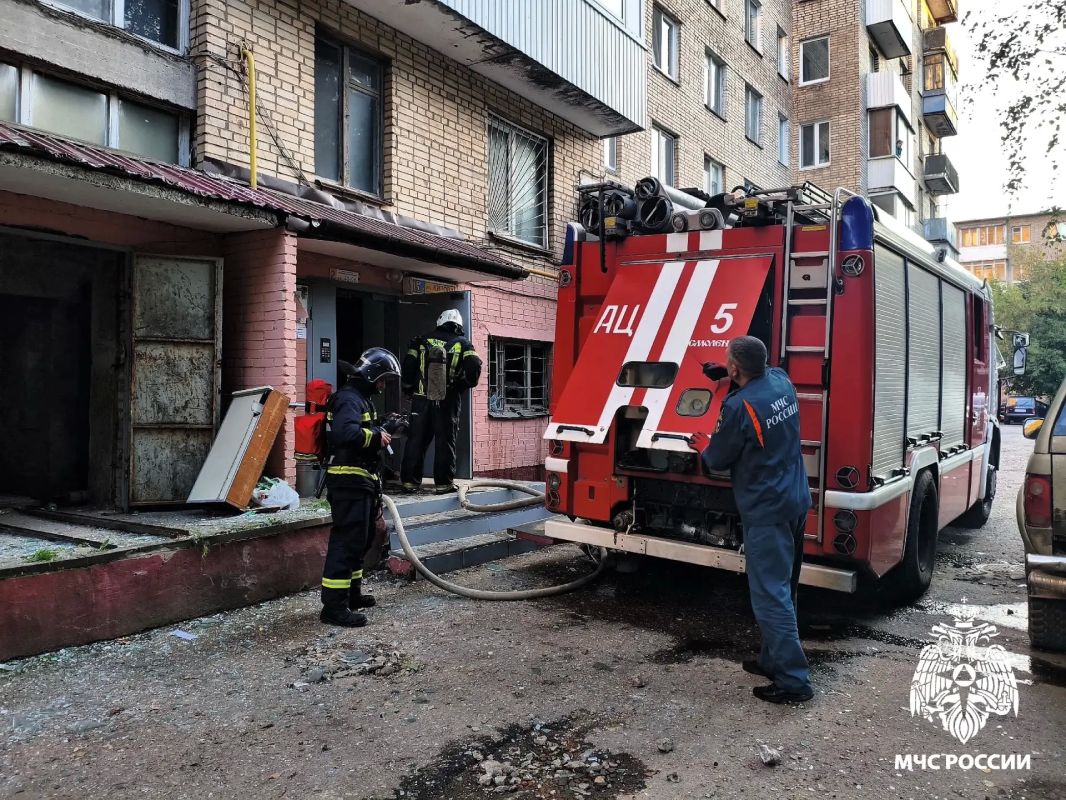 Пожарные спасли двух человек Пожарные спасли двух человек