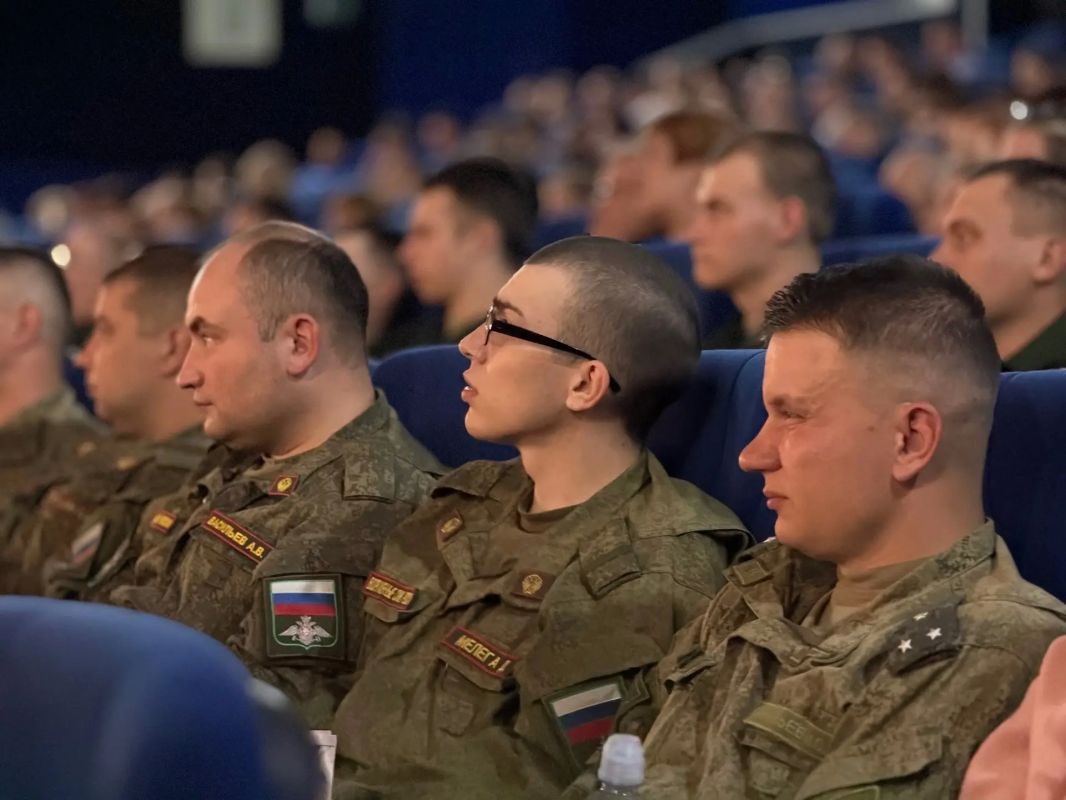 Василий Анохин: Подвиги наших героев, их мужество и самоотверженность должны жить в памяти поколений Василий Анохин: Подвиги наших героев, их мужество и самоотверженность должны жить в памяти поколений