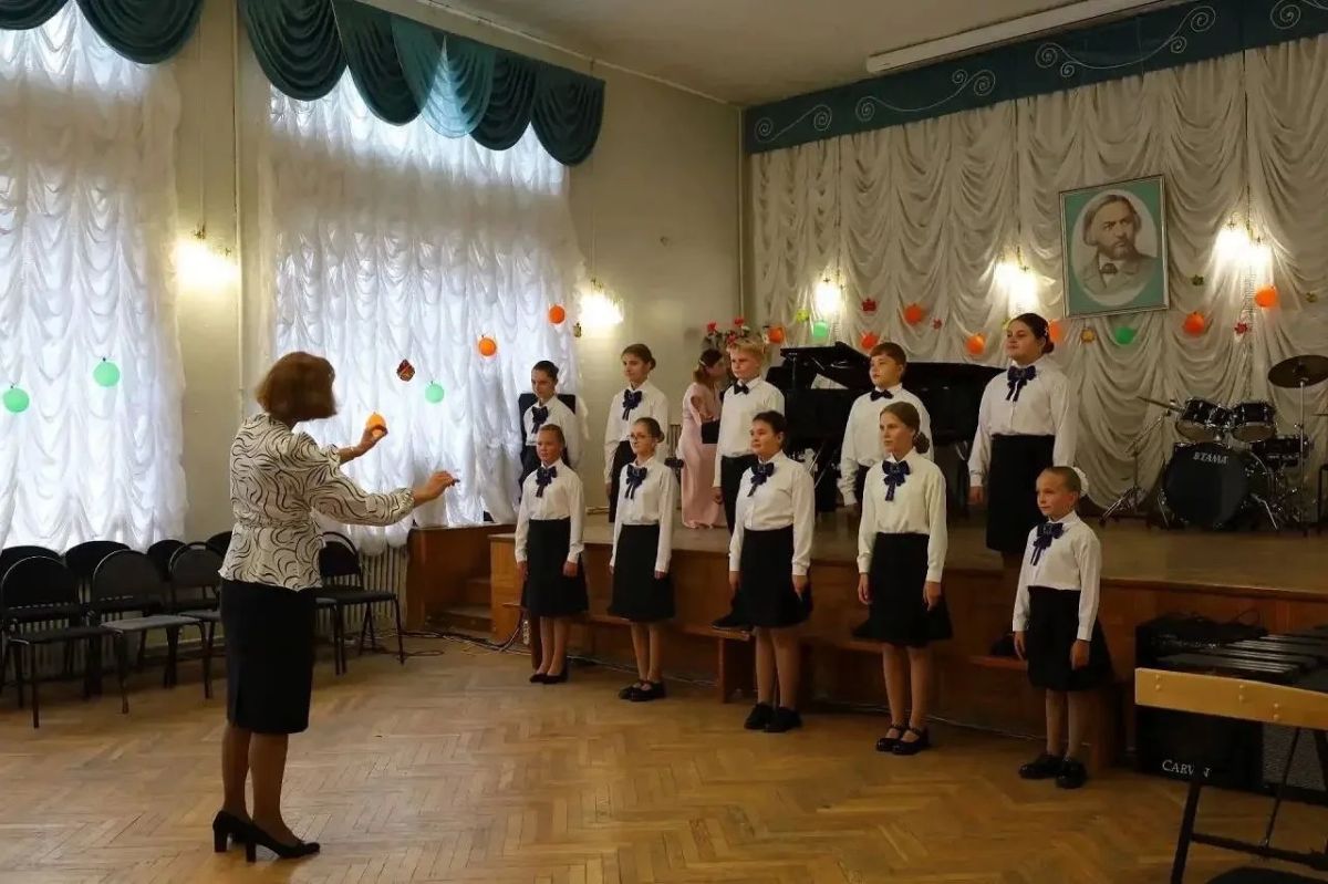 В Смоленской области в День знаний прошли торжественные линейки и праздничные мероприятия, многие из них были посвящены истории страны и подвигам защитников Отечества В Смоленской области в День знаний прошли торжественные линейки и праздничные мероприятия, многие из них были посвящены истории страны и подвигам защитников Отечества