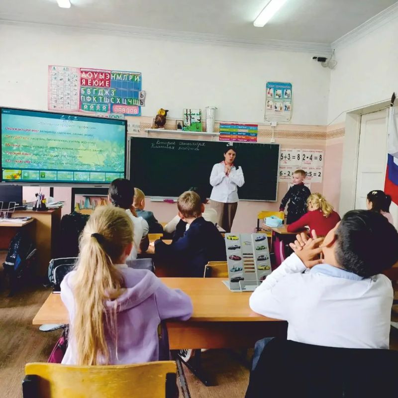 Второго сентября в Ярцевской школе №6 было по-особенному оживленно Второго сентября в Ярцевской школе №6 было по-особенному оживленно