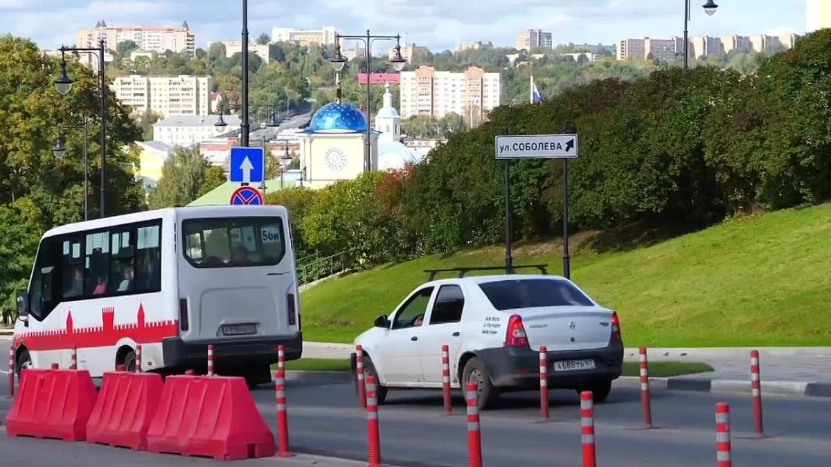 Смолянам рекомендуют заранее планировать маршрут по нечётной стороне улицы Большая Советская