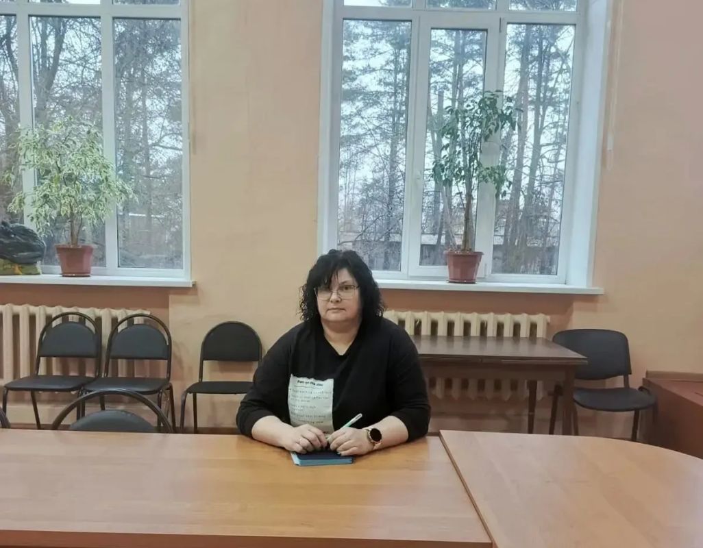 Избирательная система Смоленской области – это одна большая семья, где трудятся как люди с большим опытом, всегда готовые поделиться наработками с коллегами, так и молодежь, которая активно вливается в состав УИКов и ТИКов Избирательная система Смоленской области – это одна большая семья, где трудятся как люди с большим опытом, всегда готовые поделиться наработками с коллегами, так и молодежь, которая активно вливается в состав УИКов и ТИКов