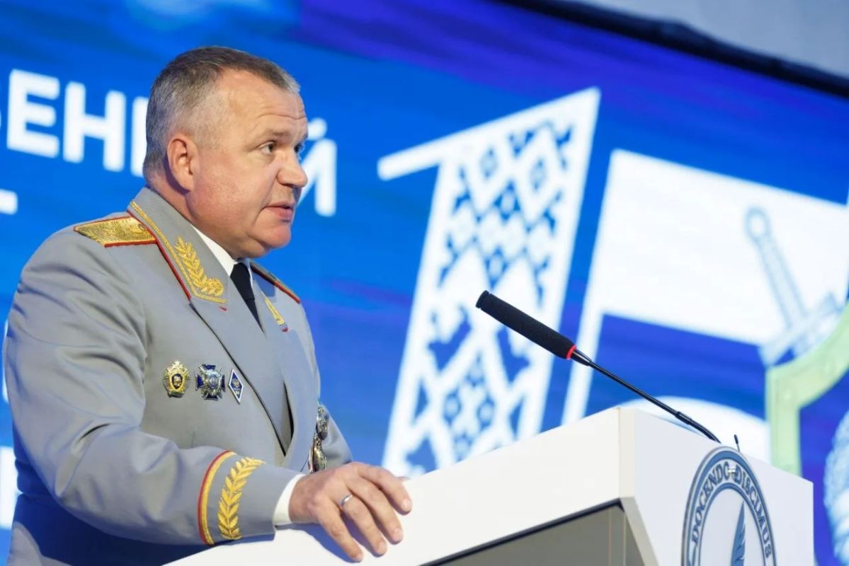 Руководитель и сотрудники СУ СК России по Смоленской области поздравили белорусских коллег с профессиональным праздником Руководитель и сотрудники СУ СК России по Смоленской области поздравили белорусских коллег с профессиональным праздником