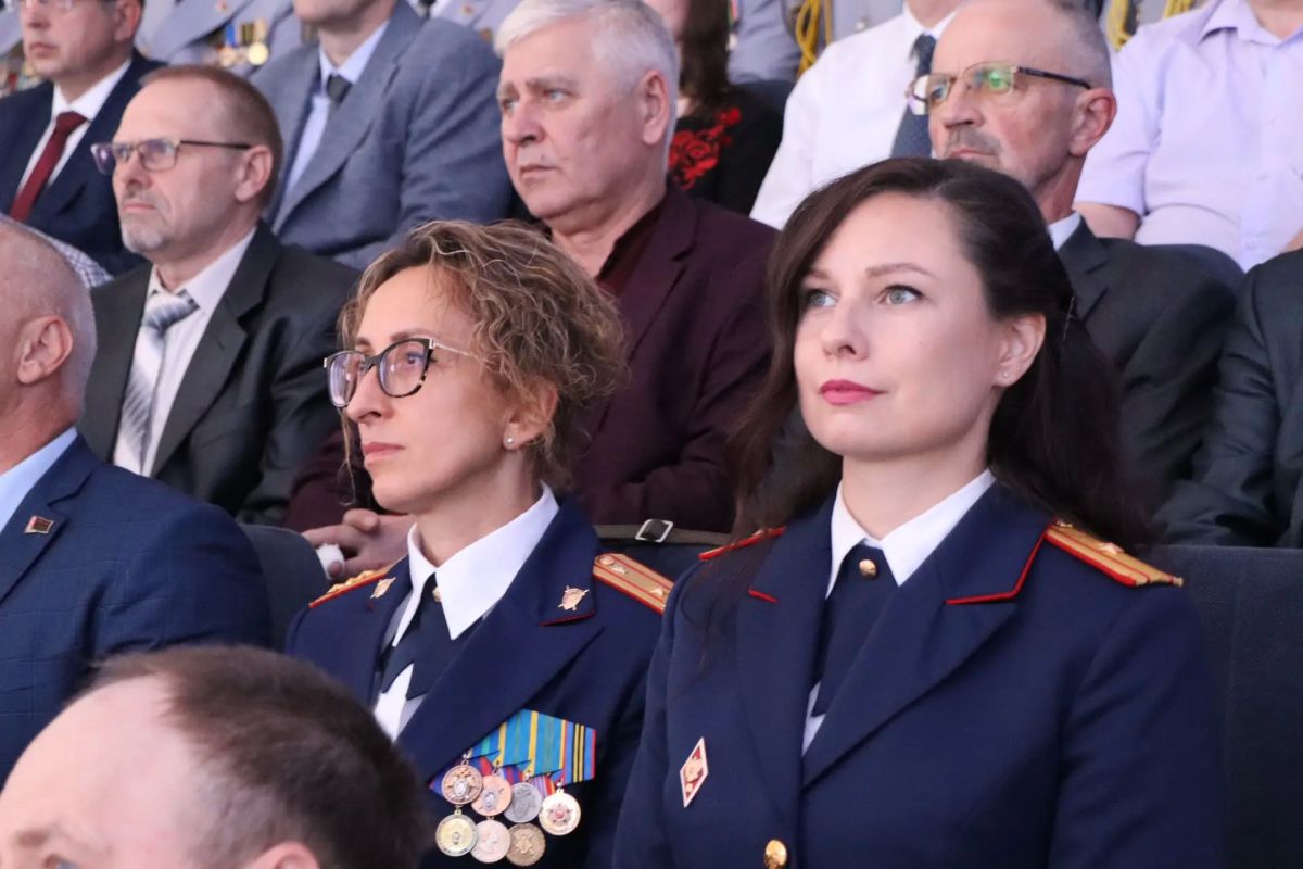 Руководитель и сотрудники СУ СК России по Смоленской области поздравили белорусских коллег с профессиональным праздником Руководитель и сотрудники СУ СК России по Смоленской области поздравили белорусских коллег с профессиональным праздником