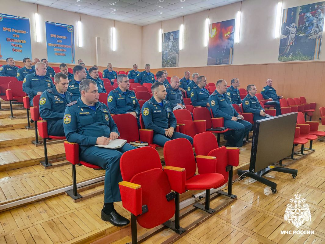 В Главном управлении МЧС России по Смоленской области прошел сбор с начальниками пожарно-спасательных частей региона В Главном управлении МЧС России по Смоленской области прошел сбор с начальниками пожарно-спасательных частей региона