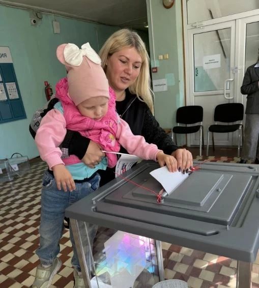 Семья — это значит быть всегда вместе Семья — это значит быть всегда вместе