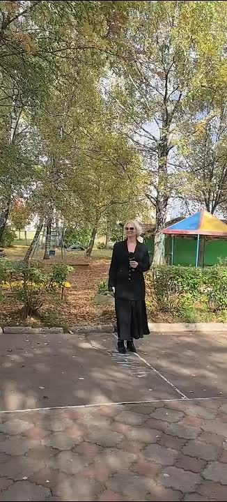 Проголосовав на избирательном участке на выборах депутатов Госдумы, многие избиратели не спешат домой, ведь для них подготовлена насыщенная досуговая программа – концерты, выставки и фотозоны… Члены участковых избирательных...
