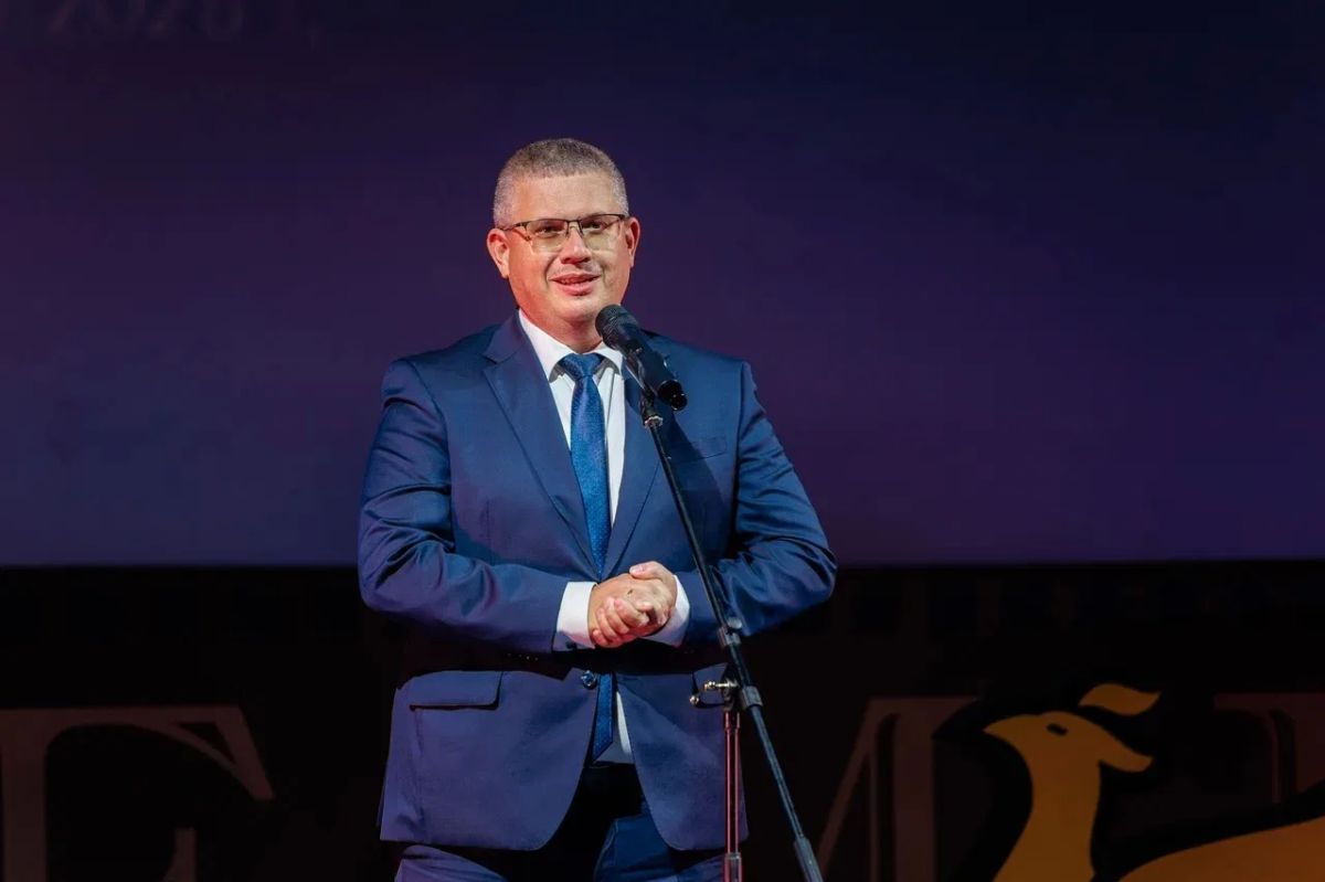 Александр Новиков: В Смоленске завершился XIX Международный кинофестиваль «Золотой Феникс» Александр Новиков: В Смоленске завершился XIX Международный кинофестиваль «Золотой Феникс»