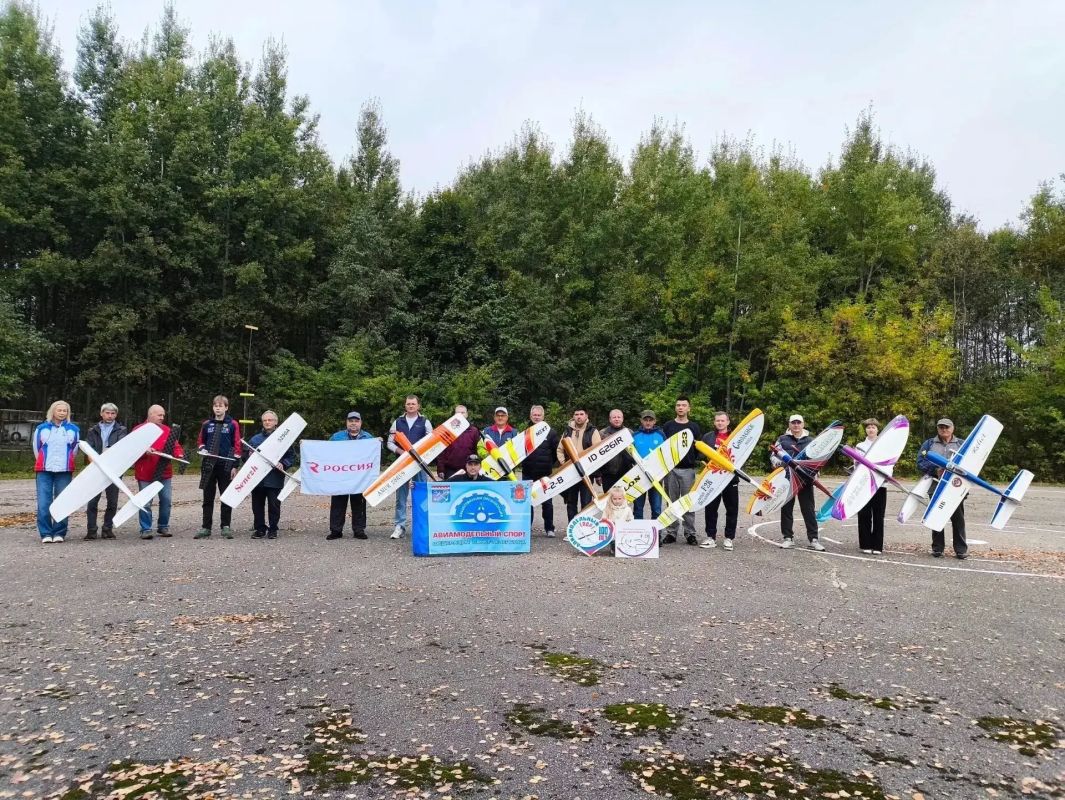 Авиамодельный спорт собрал лучших мастеров страны в Смоленской области Авиамодельный спорт собрал лучших мастеров страны в Смоленской области