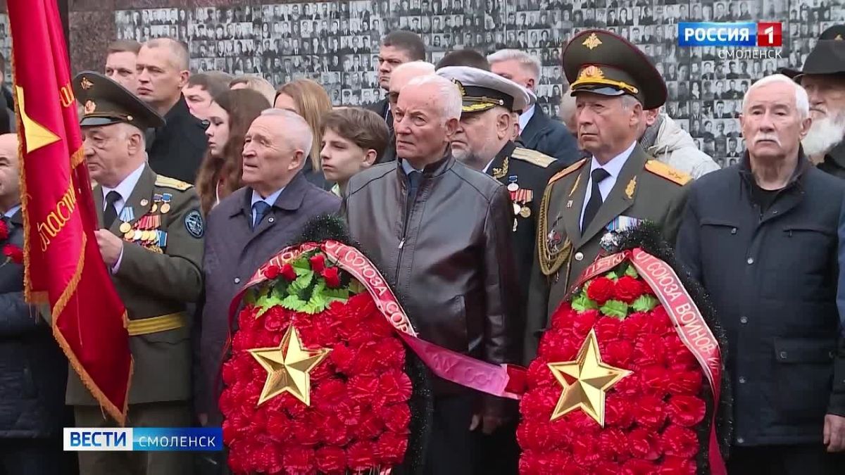 Город-герой Смоленск отмечает 83-ю годовщину освобождения от немецко-фашистских захватчиков