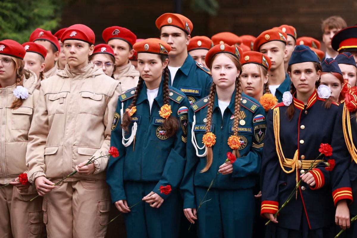Василий Анохин: Традиционно в День освобождения Смоленщины почтили память тех, кто ценой своей жизни отстоял свободу родной земли Василий Анохин: Традиционно в День освобождения Смоленщины почтили память тех, кто ценой своей жизни отстоял свободу родной земли