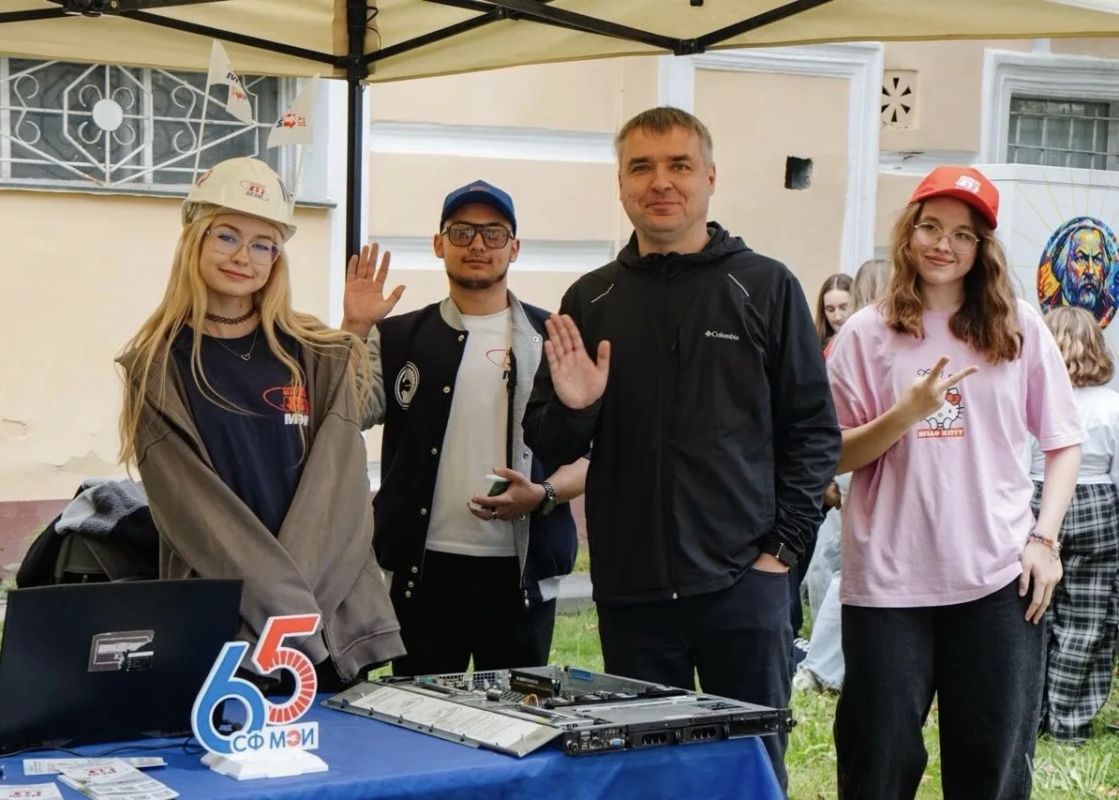 Смоленску — 1163 года!. Это город с удивительной тысячелетней историей, которую сегодня бережёт новое поколение Смоленску — 1163 года!. Это город с удивительной тысячелетней историей, которую сегодня бережёт новое поколение