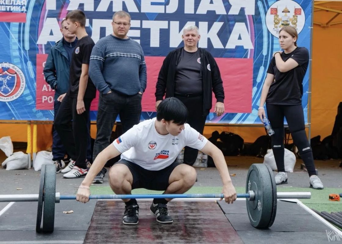 Смоленску — 1163 года!. Это город с удивительной тысячелетней историей, которую сегодня бережёт новое поколение Смоленску — 1163 года!. Это город с удивительной тысячелетней историей, которую сегодня бережёт новое поколение