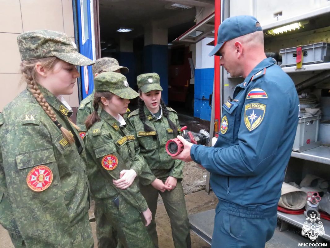 Кадеты в музее пожарных и спасателей Кадеты в музее пожарных и спасателей