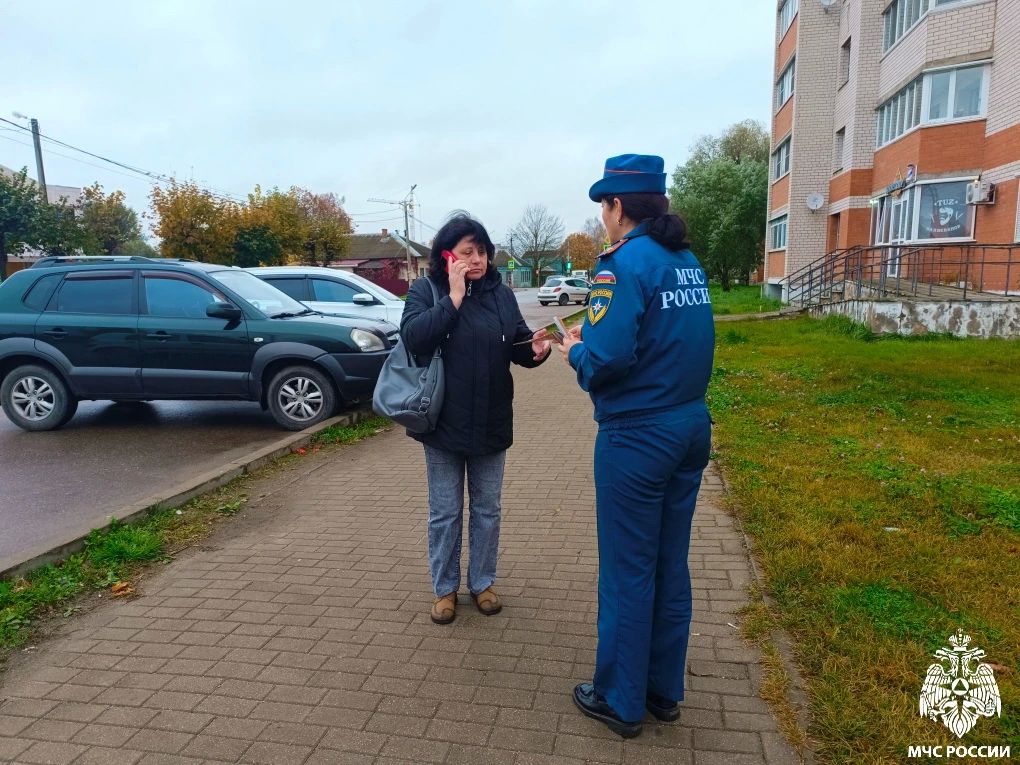 Работа с населением по пожарной безопасности продолжается Работа с населением по пожарной безопасности продолжается