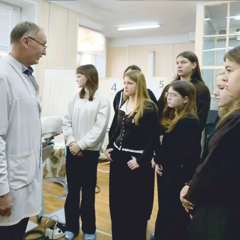 В Рославле прошла серия профориентационных встреч для того, чтобы ребятам было проще определиться с будущим В Рославле прошла серия профориентационных встреч для того, чтобы ребятам было проще определиться с будущим