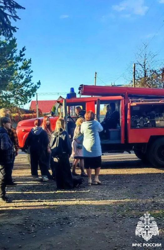 В Стодолище школьники познакомились с профессией пожарного В Стодолище школьники познакомились с профессией пожарного