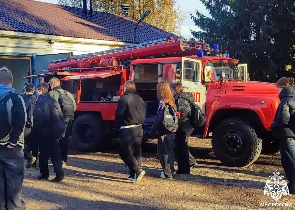В Стодолище школьники познакомились с профессией пожарного В Стодолище школьники познакомились с профессией пожарного