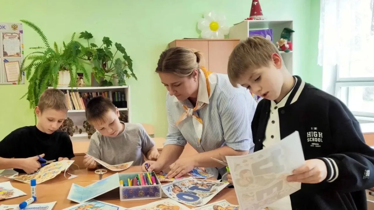 В преддверии Дня отца «Навигаторы детства» совместно с Движением Первых провели мероприятия в рамках Всероссийской акции «Папа может» В преддверии Дня отца «Навигаторы детства» совместно с Движением Первых провели мероприятия в рамках Всероссийской акции «Папа может»
