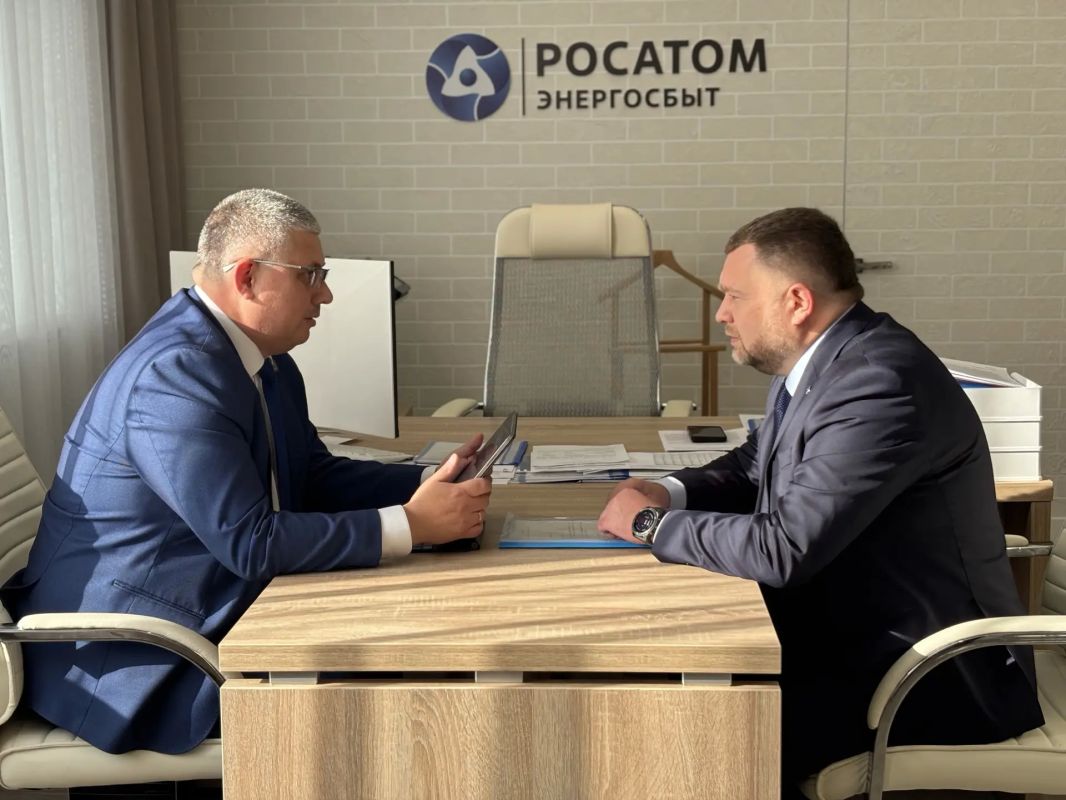 Александр Новиков: Сегодня провёл рабочую встречу с заместителем Генерального директора - директором филиала «Росатом Энергосбыт» Смоленск Дмитрием Александровичем Базаровым Александр Новиков: Сегодня провёл рабочую встречу с заместителем Генерального директора - директором филиала «Росатом Энергосбыт» Смоленск Дмитрием Александровичем Базаровым
