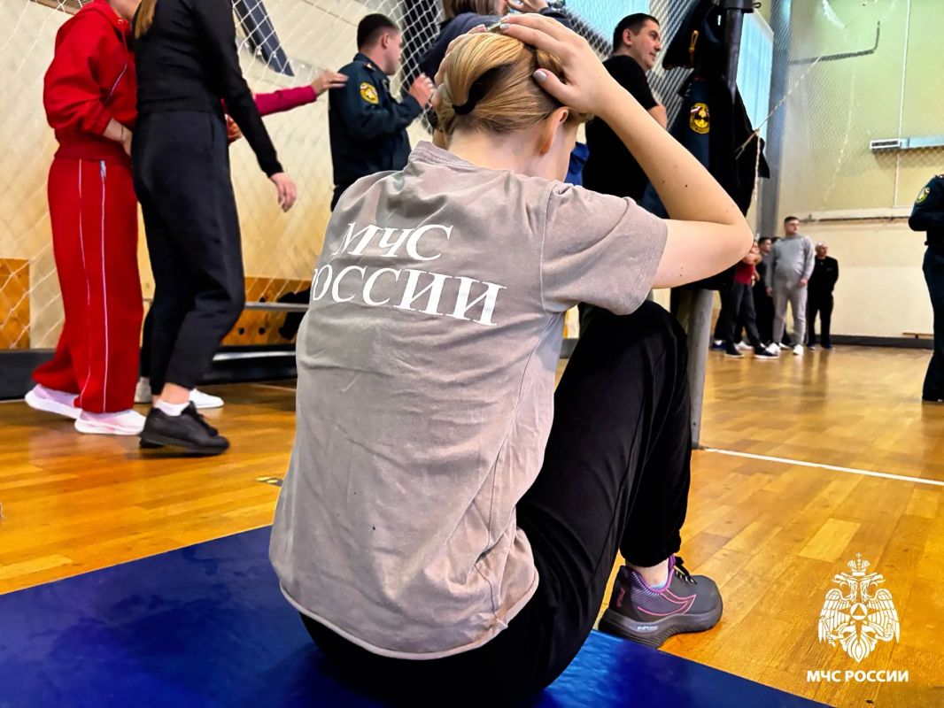 В Главном управлении МЧС России по Смоленской области прошла проверка физической подготовленности личного состава В Главном управлении МЧС России по Смоленской области прошла проверка физической подготовленности личного состава