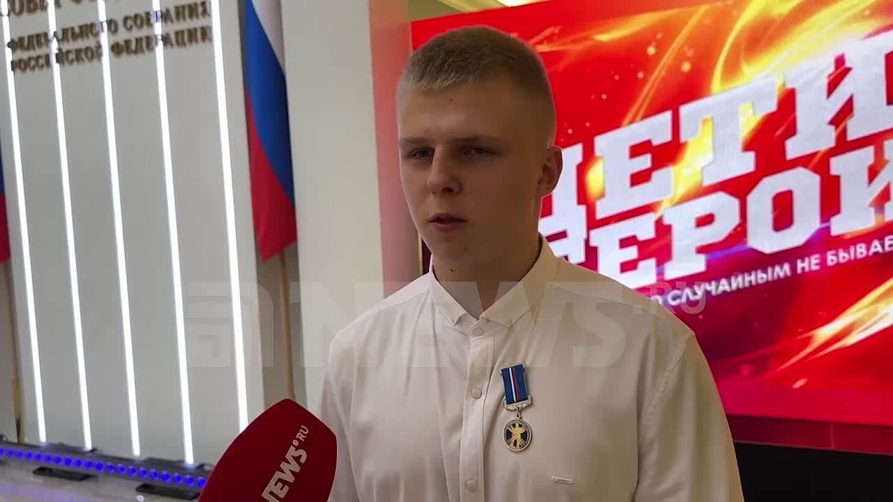 «Сначала откопал маму»: 15-летний парень спас родителей после того, как в их квартиру влетел дрон