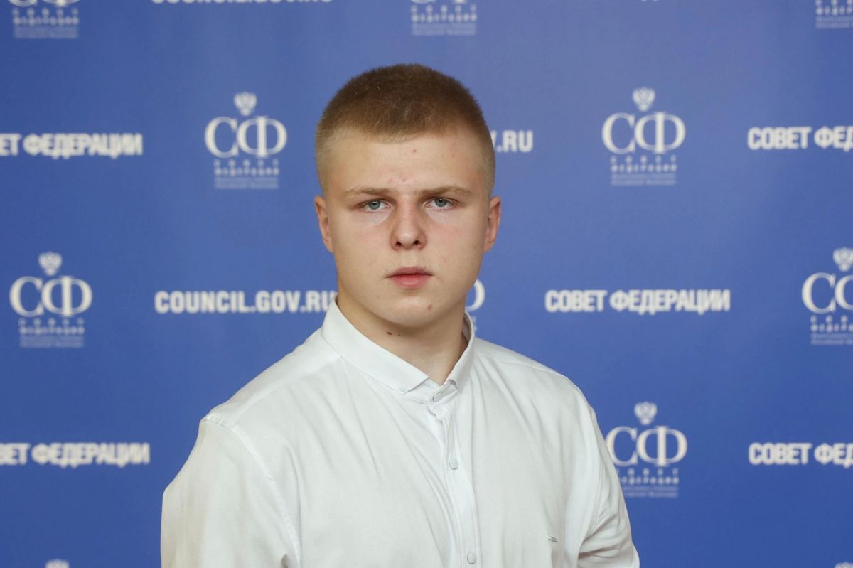 Пятнадцатилетний Евгений Яцук из Дорогобужа награждён медалью Совета Федерации «За проявленное мужество» Пятнадцатилетний Евгений Яцук из Дорогобужа награждён медалью Совета Федерации «За проявленное мужество»